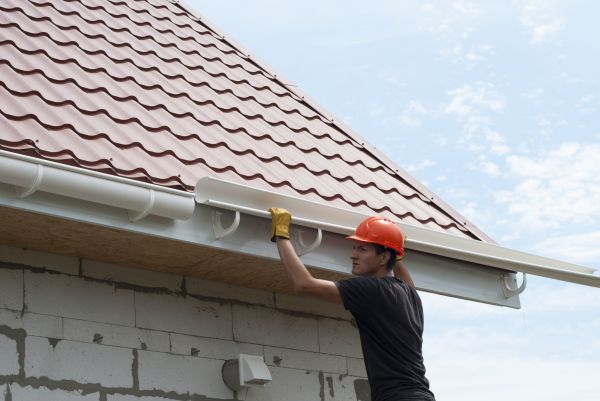 Cost of Rain Gutter Repair in Suffolk